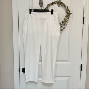 Chico’s Zynergy Knit Waist Crop Pant White Size Chicos 0/US 4, LIKE NEW